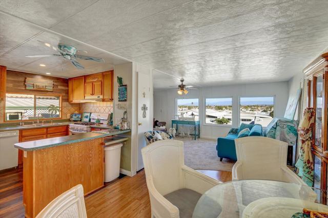 269 Quail Lane, Oceanside CA: https://media.crmls.org/mediaz/10c41dc4-b78e-4e78-baf6-768edad0dc0c.jpg