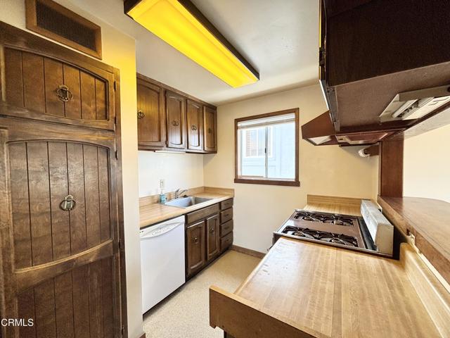 106 Los Angeles Avenue, Oxnard CA: https://media.crmls.org/mediaz/10c455bf-0ed3-4af0-a75e-7b31efe4b74c.jpg