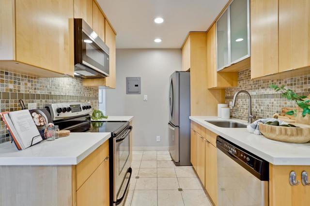 505 Cypress Point Drive, Mountain View CA: https://media.crmls.org/mediaz/10c55cba-9df9-4e29-a23a-d27777448386.jpg