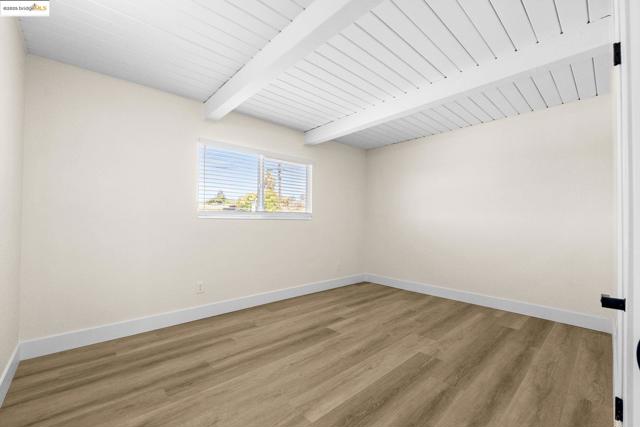 716 Williams Dr, Richmond CA: https://media.crmls.org/mediaz/10c5aac5-404f-4d6c-a27f-076ebd2f1235.jpg