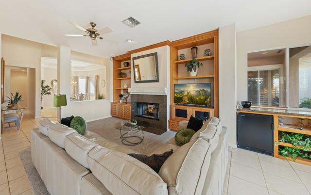 78770 Sunrise Mountain View, Palm Desert CA: https://media.crmls.org/mediaz/10c5ee0b-9b73-457e-8214-fc71eb14abe8.jpg