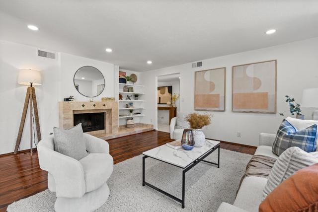 522 Thain Way, Palo Alto CA: https://media.crmls.org/mediaz/10c66242-1104-425d-bb69-81844eff8fa4.jpg