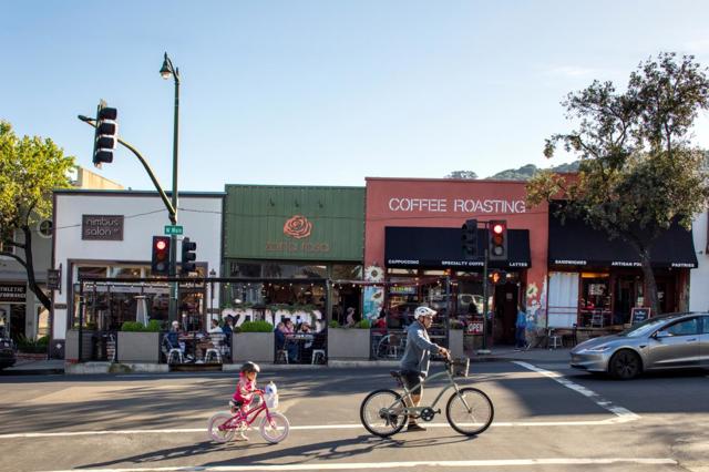 327 Bachman Avenue, Los Gatos CA: https://media.crmls.org/mediaz/10c699cc-dc62-423e-bab8-0f14345ff201.jpg