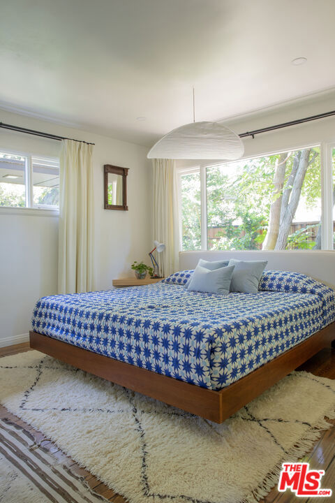 8427 Oswego Street, Sunland CA: https://media.crmls.org/mediaz/10c6b46b-8878-43aa-90cc-9168a7c01e43.jpg