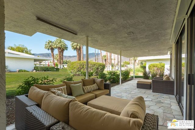 1595 E Canyon Estates Drive, Palm Springs CA: https://media.crmls.org/mediaz/10c6e016-0d35-41e0-b106-58c72fbca569.jpg