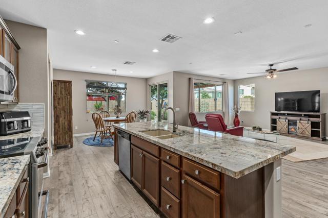 33039 Saint Emilion Court, Winchester CA: https://media.crmls.org/mediaz/10c74037-6bb0-42ce-b9b1-ee7468c0a0f9.jpg