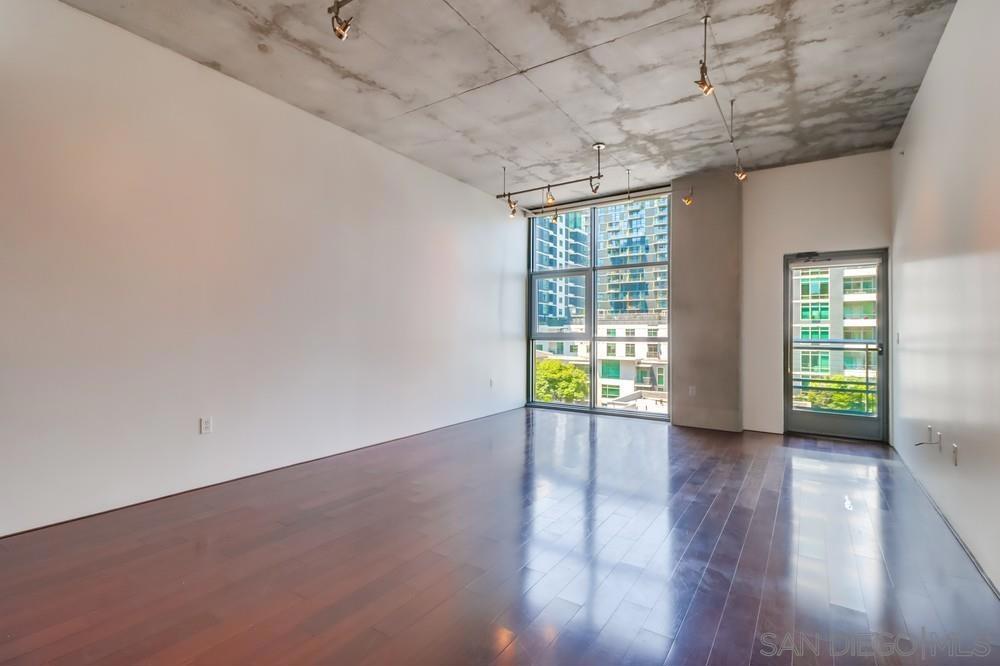 MLS #250035729SD img 12