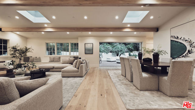 5 Bed Home for Sale in Los Angeles, California