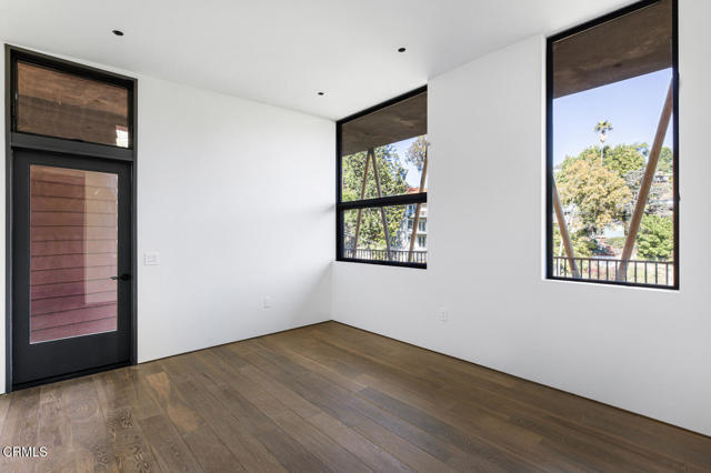 Detail Gallery Image 17 of 30 For 596 Quail Dr, Los Angeles,  CA 90065 - 3 Beds | 2 Baths