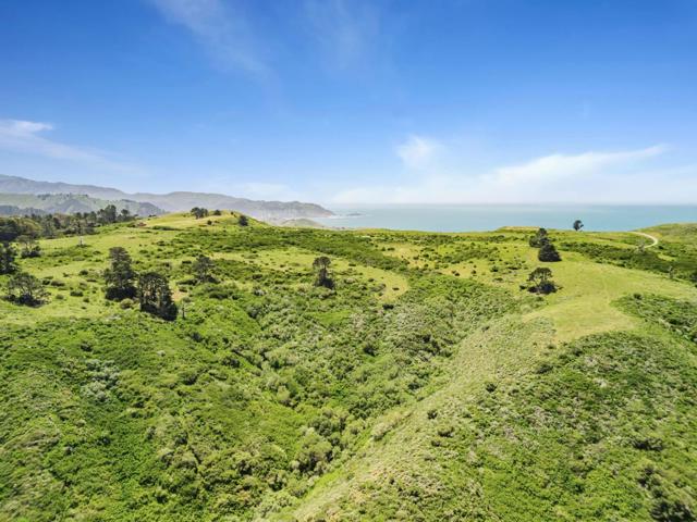 720 Lockhaven Drive, Pacifica CA: https://media.crmls.org/mediaz/10c8d719-a730-4272-9268-4547f9d31468.jpg
