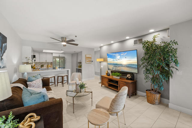 500 E Amado Road, Palm Springs CA: https://media.crmls.org/mediaz/10c9c715-9a76-4f10-9de9-5fbf1f258056.jpg