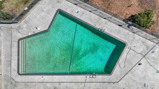 20944 Woodside Way, Groveland CA: https://media.crmls.org/mediaz/10ca53f4-63cd-477b-887a-47e7a8665760.jpg