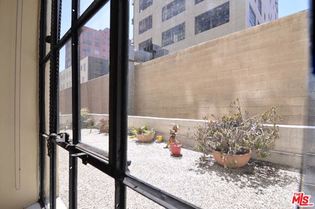746 S Los Angeles Street, Los Angeles CA: https://media.crmls.org/mediaz/10caa5ae-8365-439f-8ab7-7a552296a546.jpg