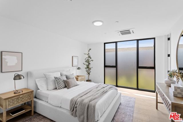 1618 Hilts Avenue, Los Angeles CA: https://media.crmls.org/mediaz/10cab6d2-0b6e-4d7c-b56a-1477424f07f0.jpg