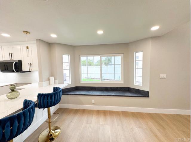 Detail Gallery Image 28 of 51 For 2030 San Remo Dr, Oceanside,  CA 92056 - 4 Beds | 3 Baths