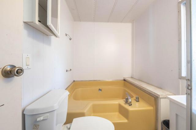 13624 Monte Del Sol, Castroville CA: https://media.crmls.org/mediaz/10cb42d8-7d03-4f63-9f4f-08ab2449912f.jpg