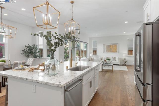 4058 Chalk Hill Way, Dublin CA: https://media.crmls.org/mediaz/10cb63a7-f86f-4a25-bced-be7458e2e787.jpg