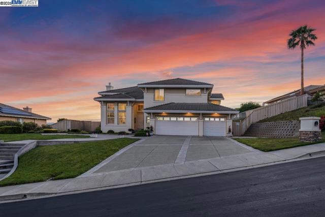 48912 Crown Ridge Cmn, Fremont CA: https://media.crmls.org/mediaz/10cbc4d2-6b98-4af9-a97f-07c5720e215f.jpg