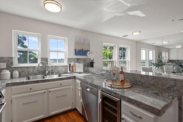 1115 Outrigger Lane, Foster City CA: https://media.crmls.org/mediaz/10cd88c8-7303-476c-8776-891ec336d626.jpg