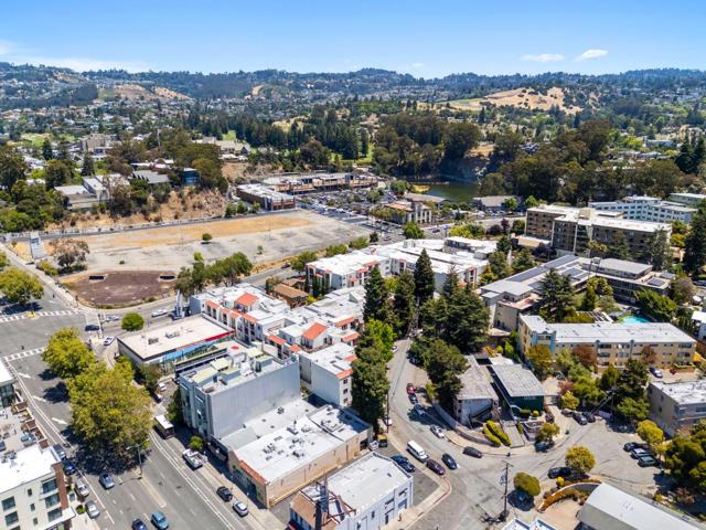 288 Whitmore Street, Oakland CA: https://media.crmls.org/mediaz/10cdd113-760d-4bb4-8cf0-006f35eee361.jpg