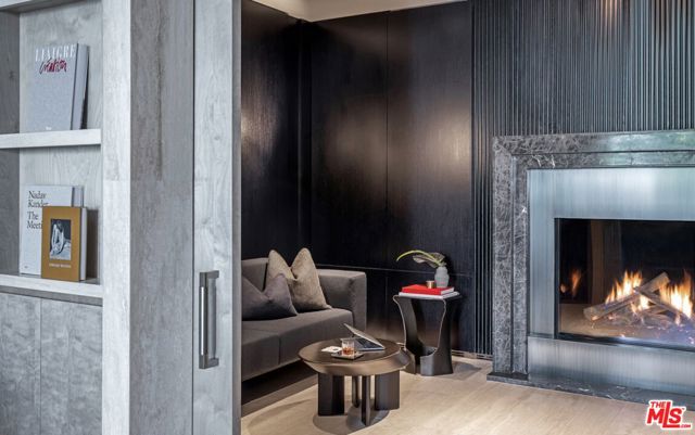 9200 Wilshire Blvd, Beverly Hills CA: https://media.crmls.org/mediaz/10cddddb-592b-42fb-8c0e-f0042e8c4bde.jpg