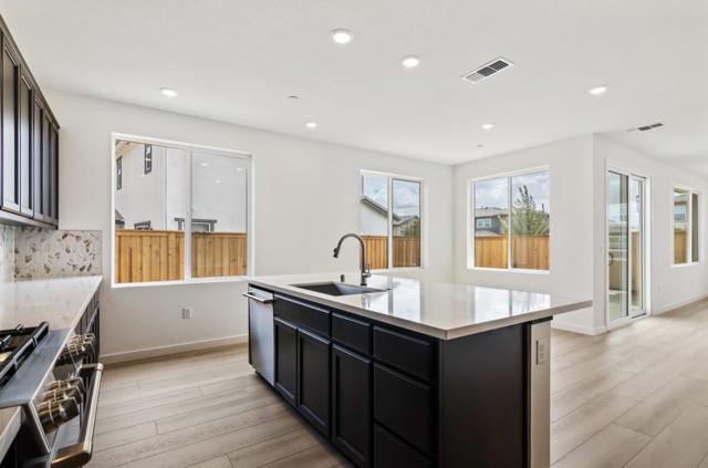 2517 Lake Club Drive, Fairfield CA: https://media.crmls.org/mediaz/10ce31ea-942d-4ef7-8f5d-a668bde60100.jpg