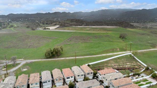8565 N Walnut Way, West Hills CA: https://media.crmls.org/mediaz/10cf25bf-f7c2-433d-b897-ebefbad4b657.jpg