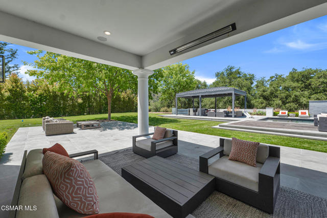 2259 Melford Court, Westlake Village CA: https://media.crmls.org/mediaz/10cf7489-3337-4e43-9b4c-4c2304d3a958.jpg