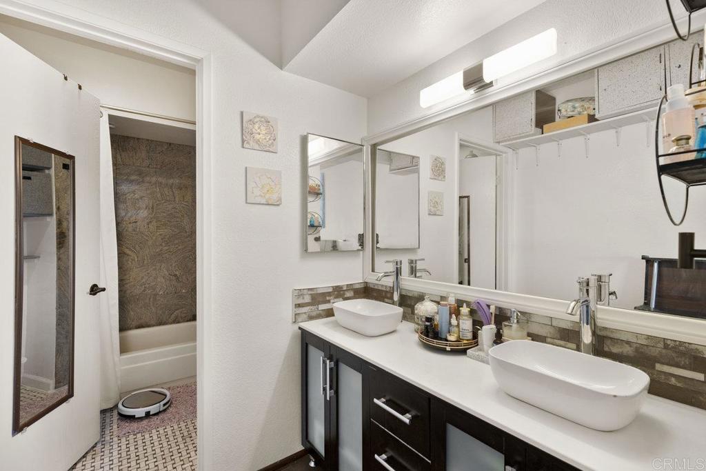 1050 Washington Ave - photo 20