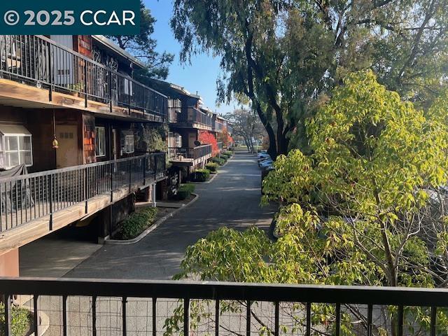 1975 Bonifacio St, Concord CA: https://media.crmls.org/mediaz/10d18b78-71f2-4d36-af38-ec4c7c75147c.jpg