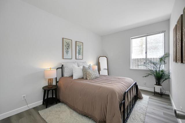 118 Edmeades Court, Oakley CA: https://media.crmls.org/mediaz/10d1a306-98df-43d0-b334-40dc7bb9825b.jpg