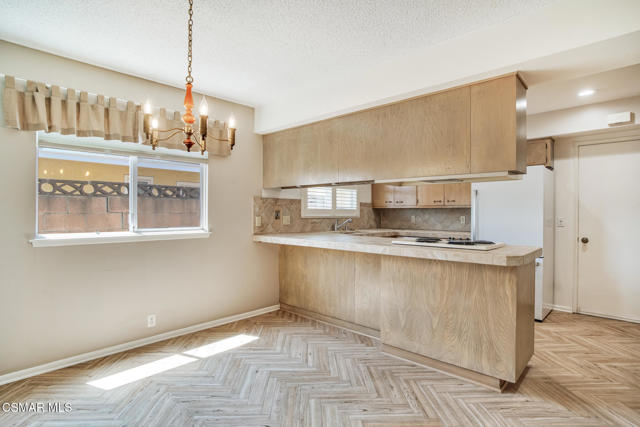 624 Montgomery Avenue, Ventura CA: https://media.crmls.org/mediaz/10d213b7-eee4-4bf1-bfe9-09b31a69ee55.jpg