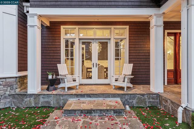 3656 Old Blackhawk Rd, Danville CA: https://media.crmls.org/mediaz/10d2ce5b-5fea-48c7-9867-5a65b113587d.jpg