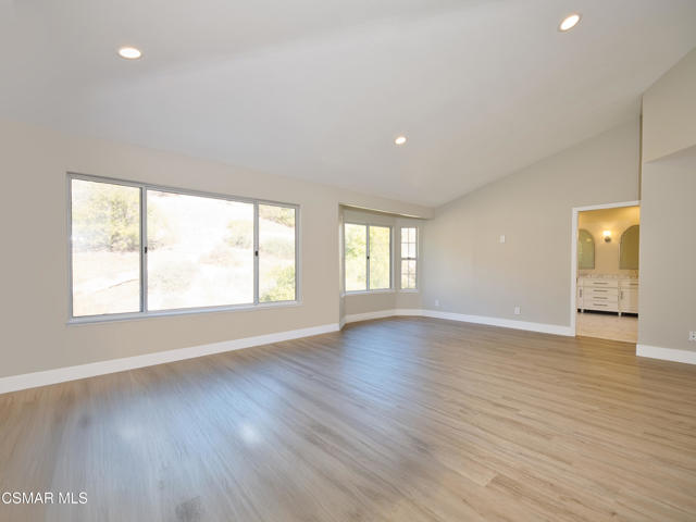 2461 Kirsten Lee Drive, Westlake Village CA: https://media.crmls.org/mediaz/10d319af-b36d-4ee5-94fe-702fdb4466d0.jpg
