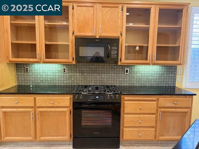 3424 Molokai Rd, West Sacramento CA: https://media.crmls.org/mediaz/10d3384e-4f1e-4e7f-b4be-57824fee2b46.jpg