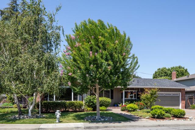 2726 Saint Giles Lane, Mountain View CA: https://media.crmls.org/mediaz/10d3cd5e-7896-45f5-9a71-bcff48dc7684.jpg