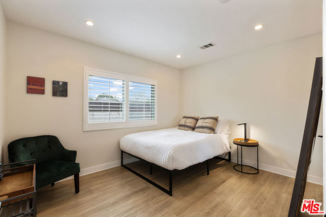 3839 Marcasel Avenue, Los Angeles CA: https://media.crmls.org/mediaz/10d457b7-1737-4fb7-bcba-e9ab15f9c477.jpg