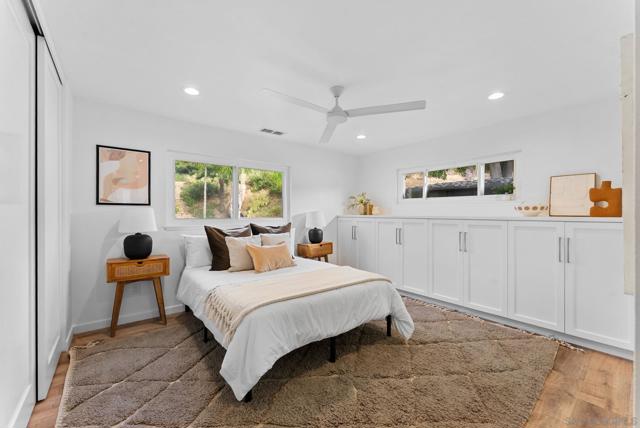 4840 Penrose Ct, San Diego CA: https://media.crmls.org/mediaz/10d4aba8-266f-4998-af6c-51d296509ece.jpg