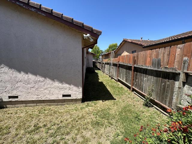 840 N Madeira Avenue, Salinas CA: https://media.crmls.org/mediaz/10d4cbbe-0e26-45b3-81c3-75d5a6549fc0.jpg