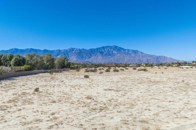 35335 Via Josefina, Rancho Mirage CA: https://media.crmls.org/mediaz/10d4d528-98b1-43eb-a82c-3ad023bf0a64.jpg