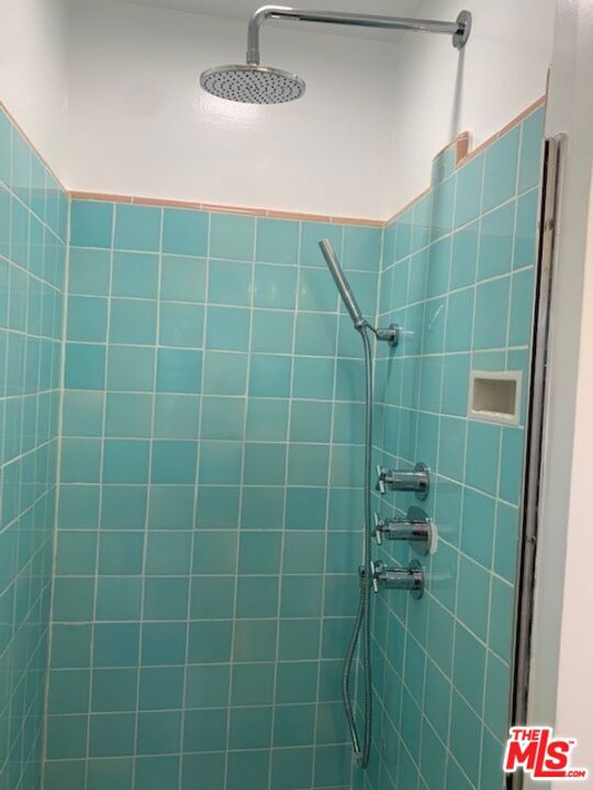 1201 S OGDEN Drive, Los Angeles CA: https://media.crmls.org/mediaz/10d4eab4-fcc3-43a1-895f-319a45489fe5.jpg