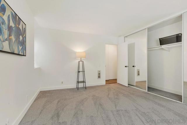 8515 Villa La Jolla Drive, La Jolla CA: https://media.crmls.org/mediaz/10d71c25-8a2b-4f44-b3f8-52092132f58b.jpg