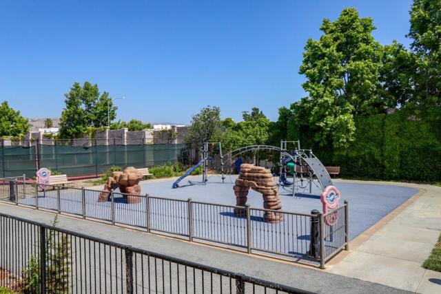 878 Luz Del Sol Loop, Milpitas CA: https://media.crmls.org/mediaz/10d72431-ceae-42a9-b81f-d0b598764672.jpg