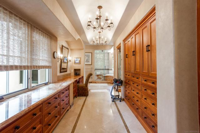 7206 Aviara Drive, Carlsbad CA: https://media.crmls.org/mediaz/10d77a9e-a9d1-40e0-a251-90bc75280ee4.jpg
