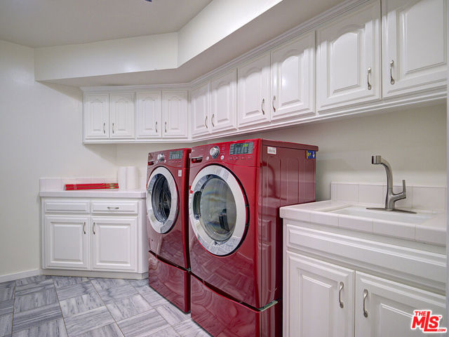 7800 Veragua Drive, Playa del Rey CA: https://media.crmls.org/mediaz/10d85fe6-e93b-4b66-9686-e18c1ac4c7f2.jpg