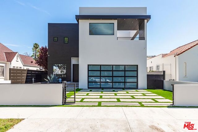 458 S Sycamore Avenue, Los Angeles CA: https://media.crmls.org/mediaz/10d86fba-2942-4a98-8115-cb136ab6e89a.jpg