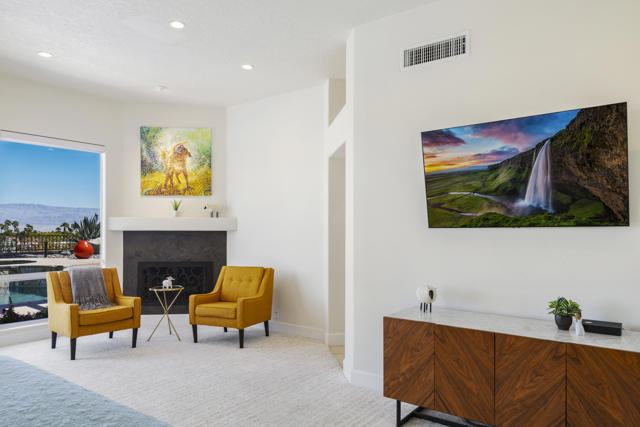 73042 Galleria Court, Palm Desert CA: https://media.crmls.org/mediaz/10d890c2-6b54-4363-940d-af8822d7bab1.jpg
