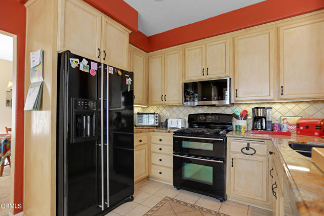 Detail Gallery Image 9 of 34 For 539 Mockingbird Ln, Fillmore,  CA 93015 - 3 Beds | 2/1 Baths