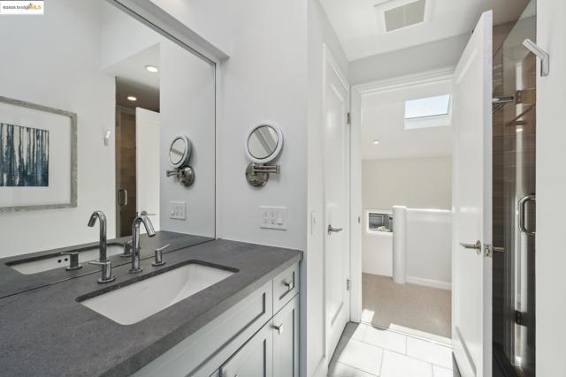 Image 46 of 60 For 5980 Harbord Dr