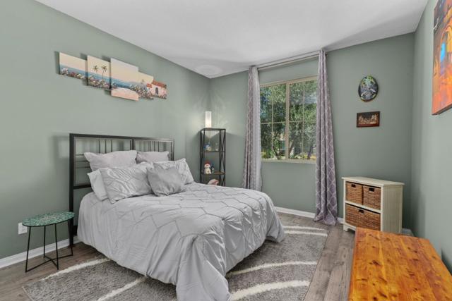 33039 Saint Emilion Court, Winchester CA: https://media.crmls.org/mediaz/10d95e86-6f7f-47db-98f5-dda54dfec712.jpg